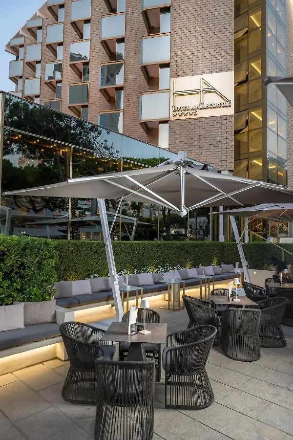 5 Hotel di Lusso a Marina Centro per un Soggiorno Perfetto