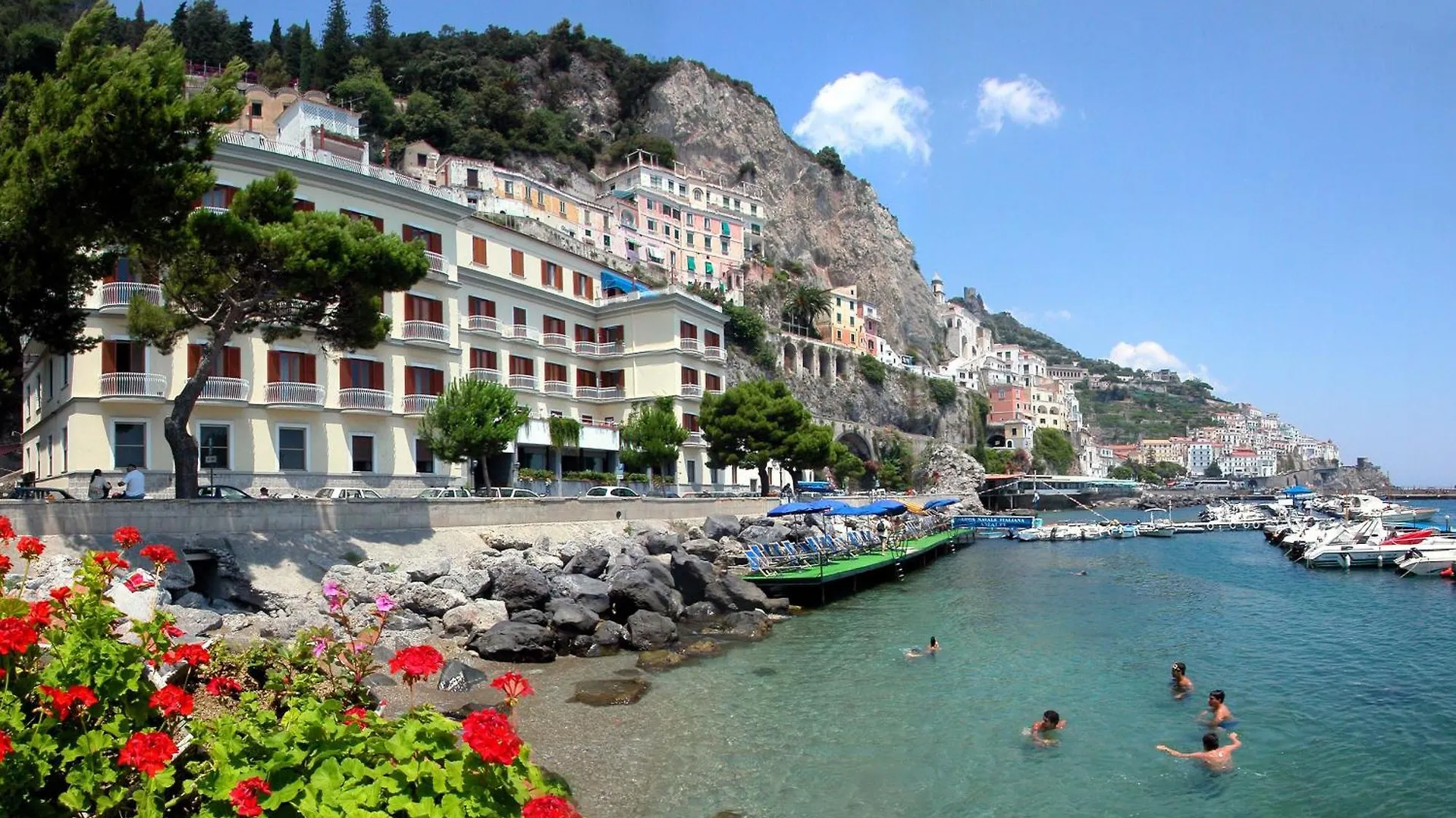 Penisola Sorrentina: 4 Hotel Centrali nel Cuore della Costa