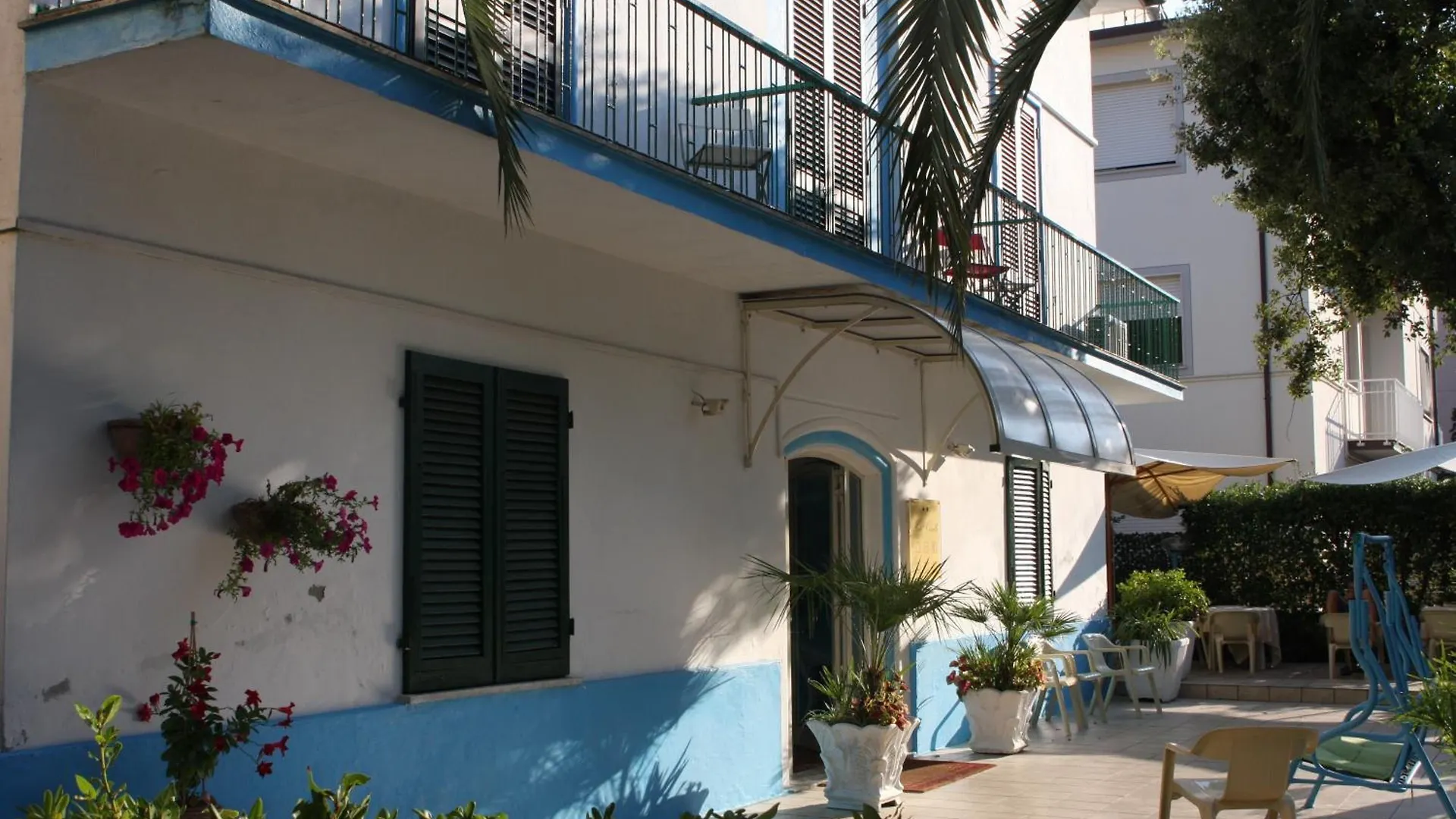 Soggiornare in Provincia di Lucca: 8 Hotel Centrali a Confronto