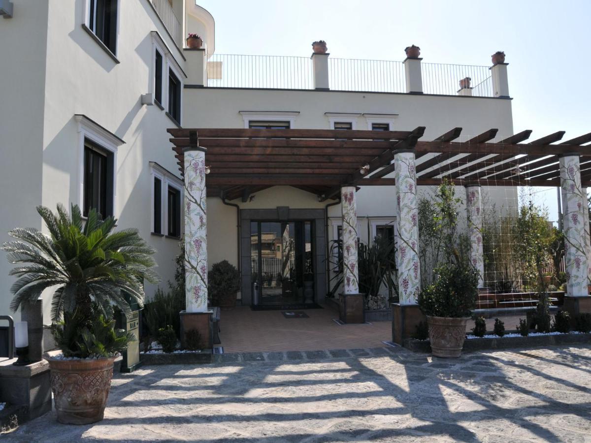 Soggiornare in Costiera Amalfitana: 4 Resort a Confronto