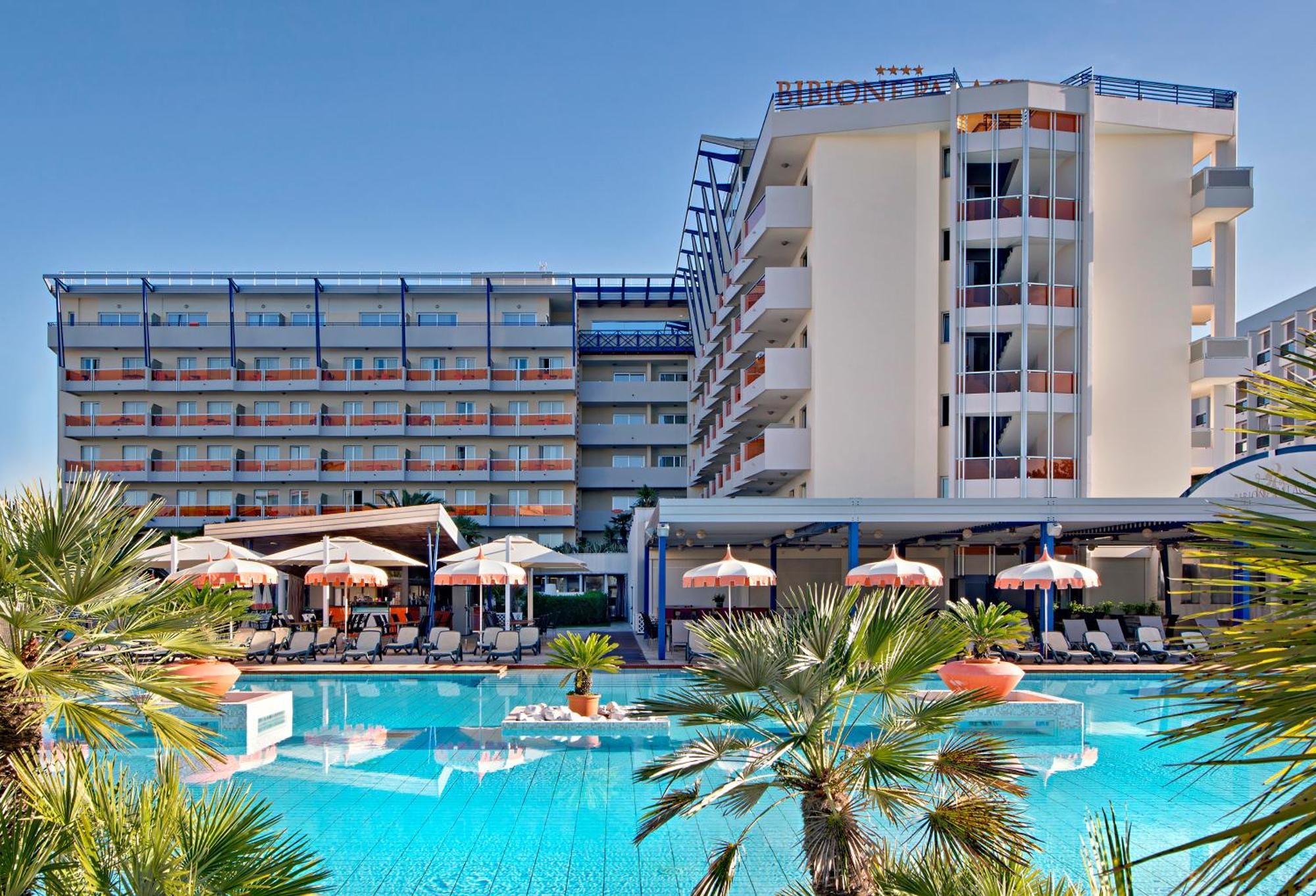 7 Hotel sul Mare in Riviera Est che Vale la Pena Prenotare